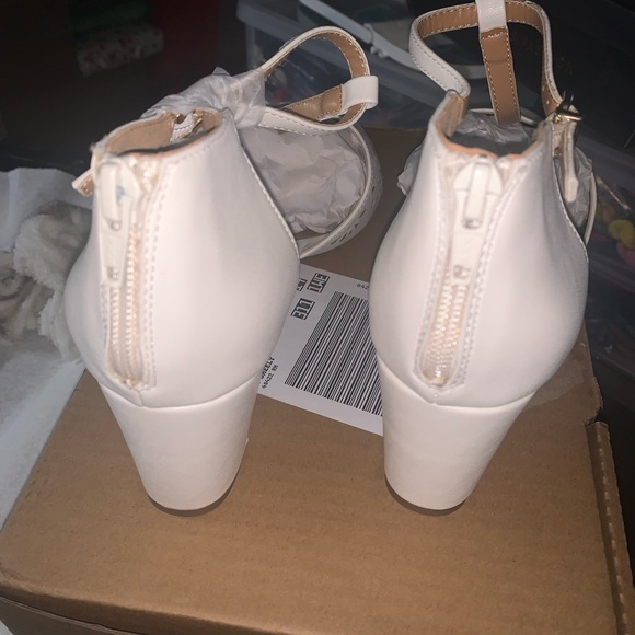 The Jacqueline Pump - Picture 4 of 6